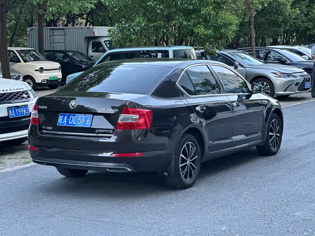 Skoda Octavia — миниатюра 9