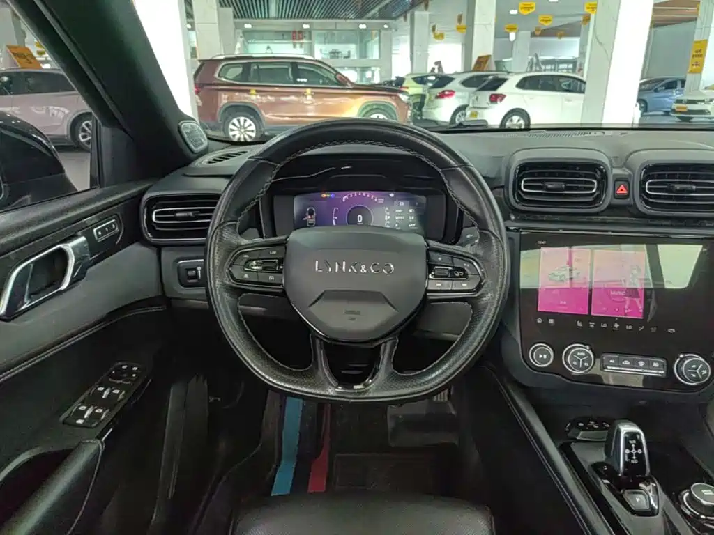 Lynk & Co 03 — миниатюра 11