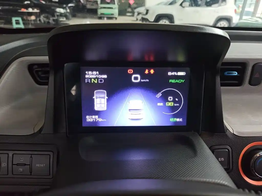 Wuling MINIEV — миниатюра 12