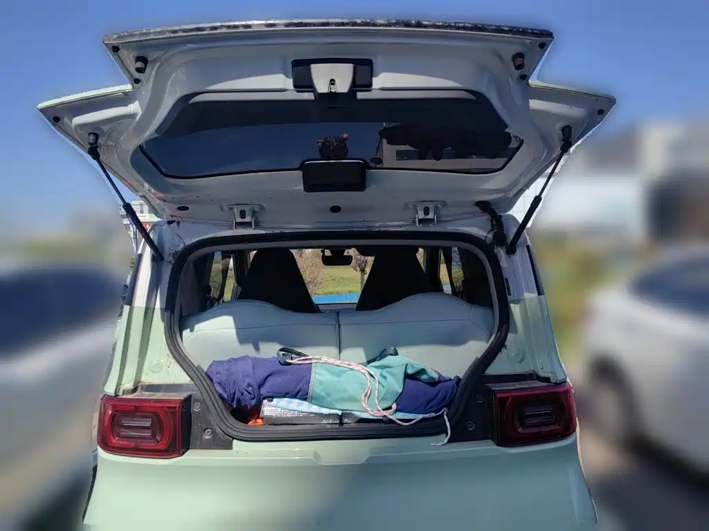 Wuling MINIEV — миниатюра 10