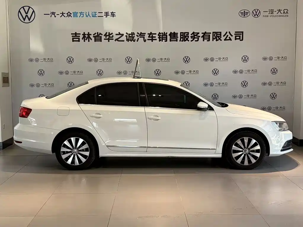 Volkswagen Sagitar 2018 1.6L AT Comfort