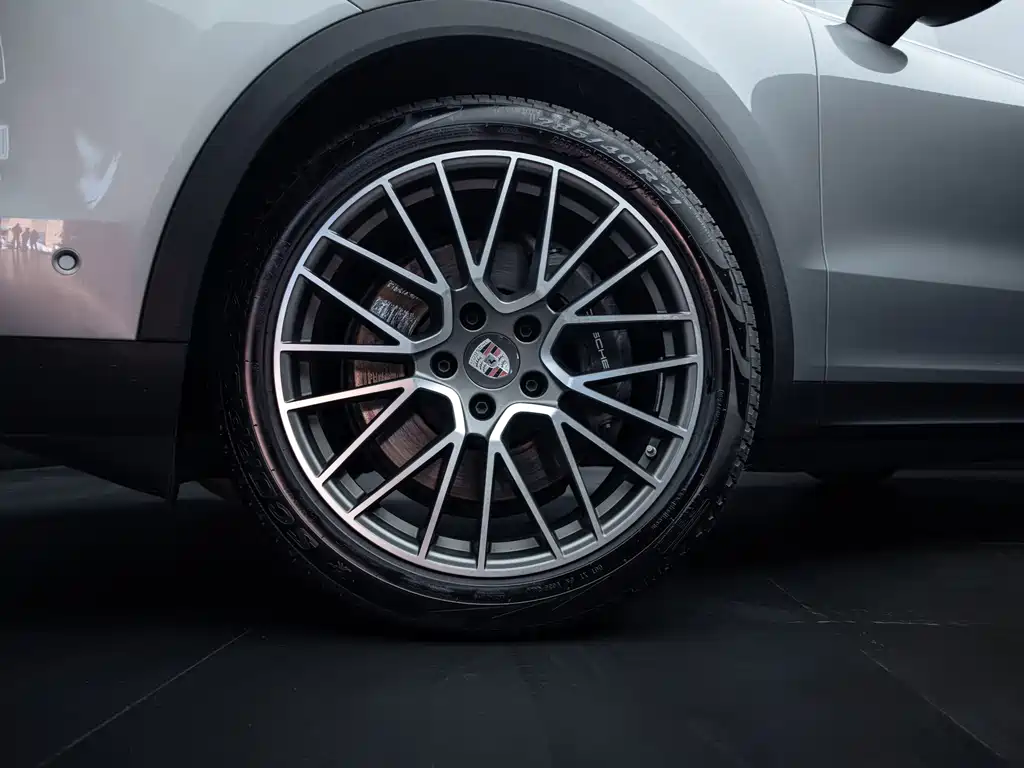 Porsche Cayenne — миниатюра 25