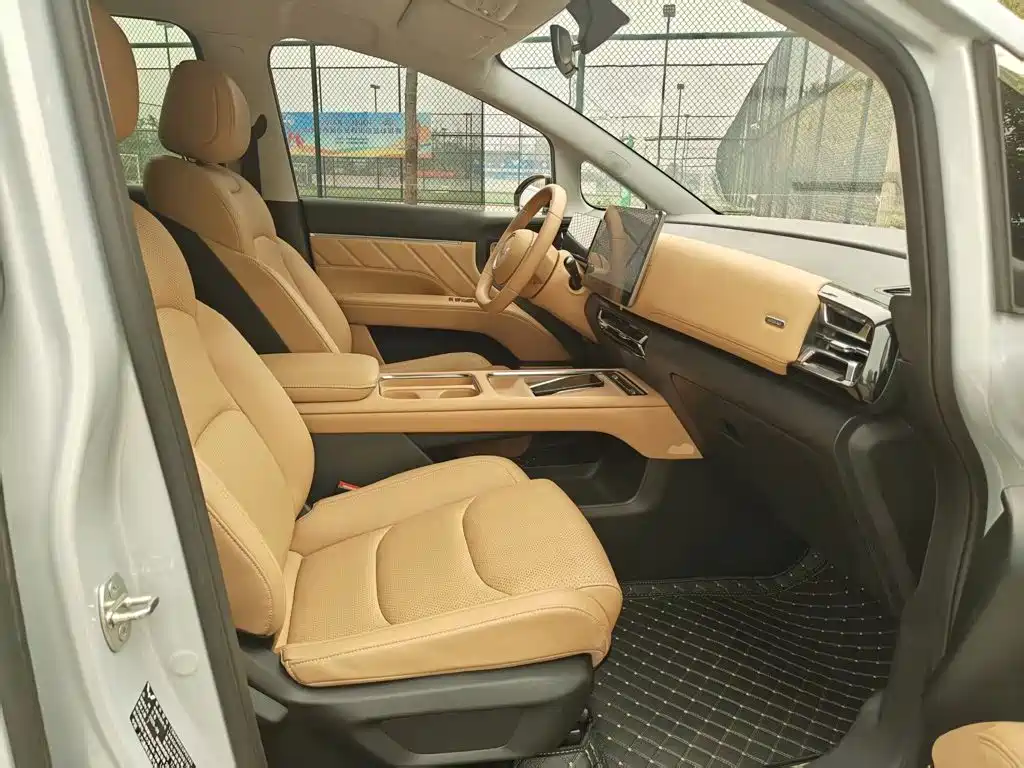 Wuling Xingguang 730 New Energy — миниатюра 25