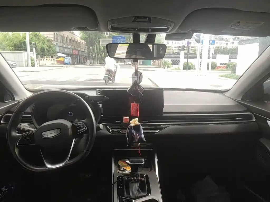 Geely Emgrand — миниатюра 13