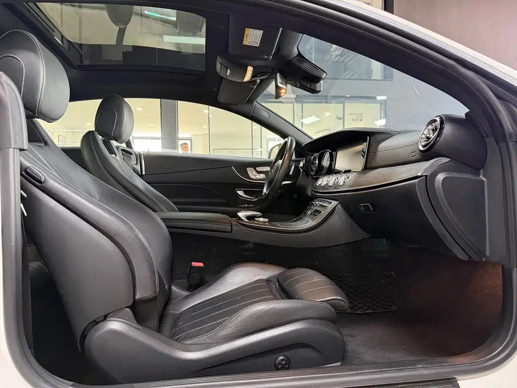 Mercedes-Benz E-Class (Import) — миниатюра 9