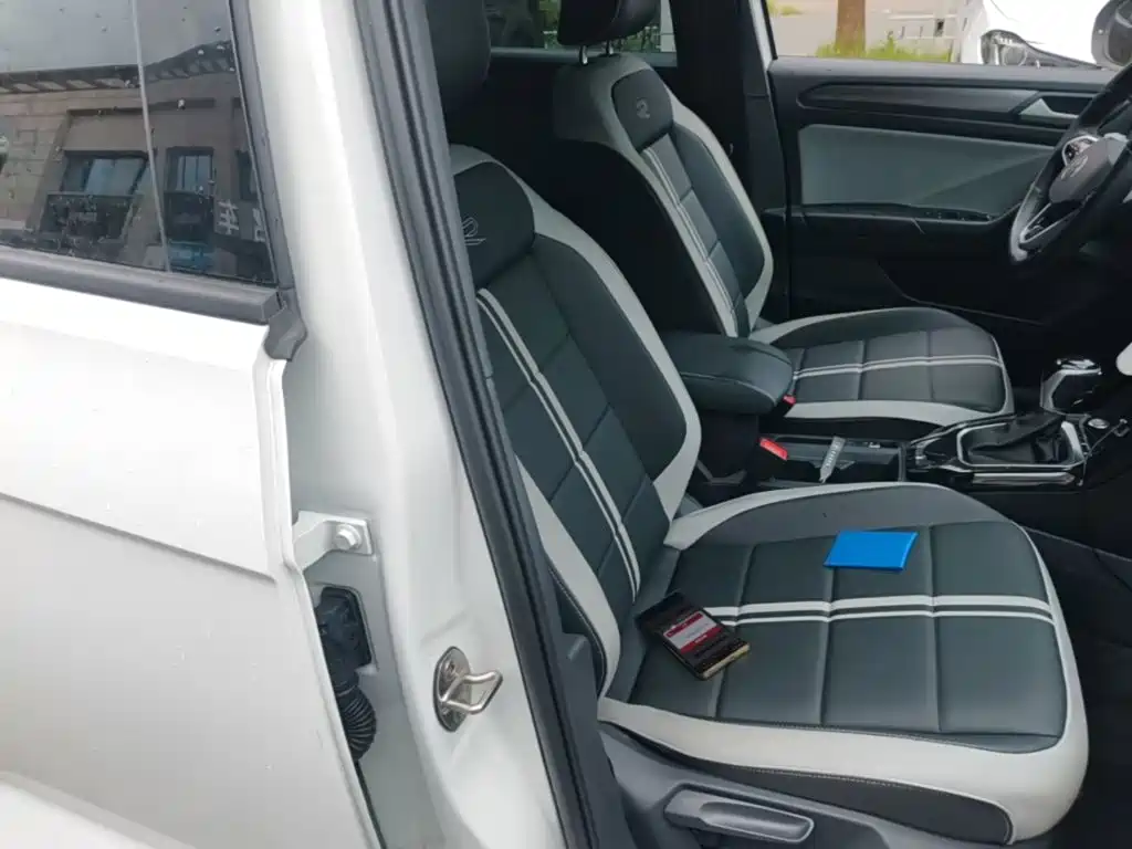 Volkswagen T-Roc — миниатюра 25