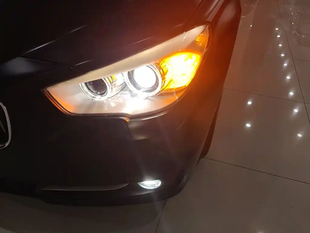 BMW 5 Series GT — миниатюра 24