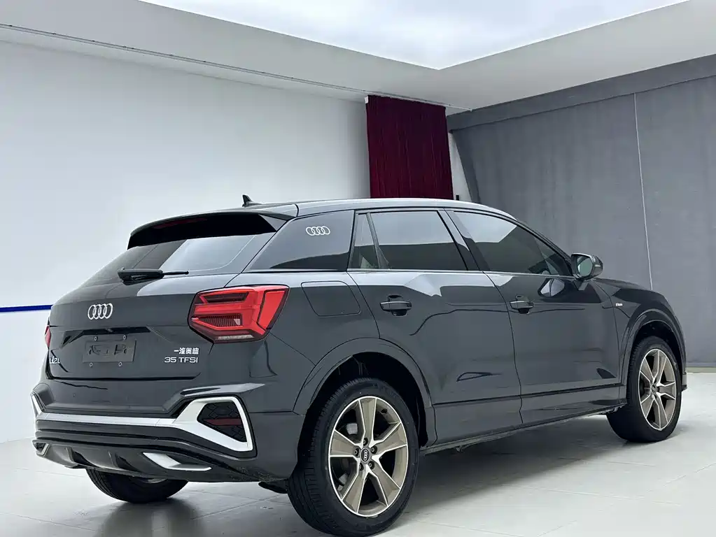 Audi Q2L 2022 35 TFSI Fashion