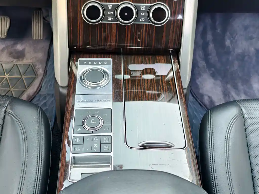 Land Rover Range Rover — миниатюра 40
