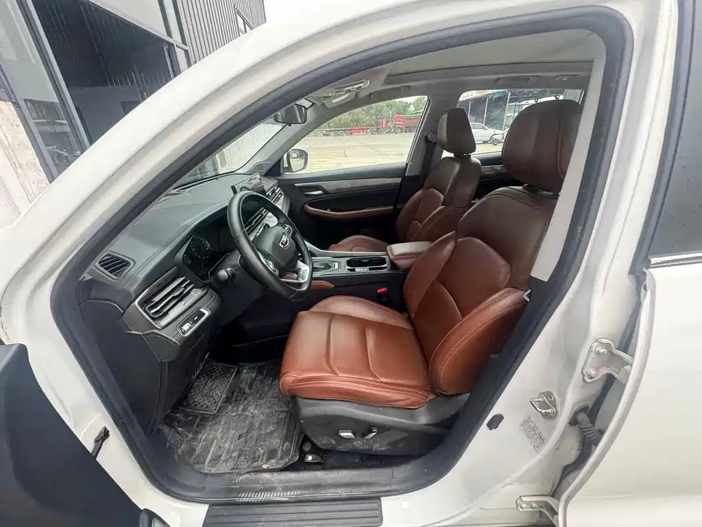 Geely Vision X6 — миниатюра 5