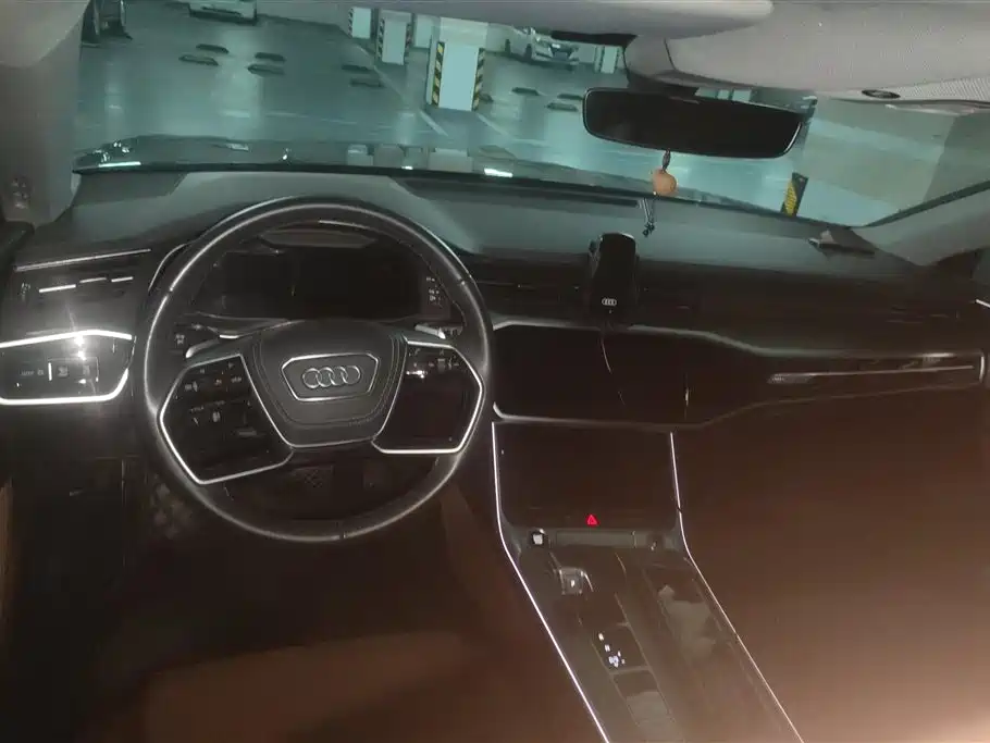 AUDI A7L