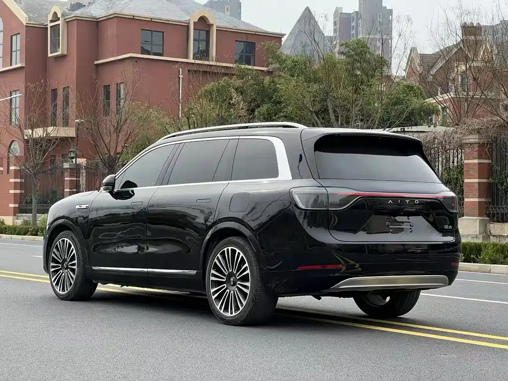 AITO ASK THE WORLD M9