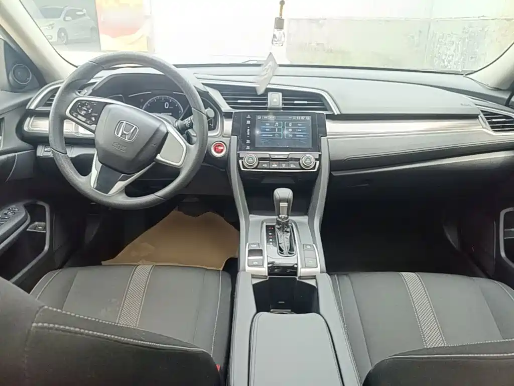 Honda Civic — миниатюра 10