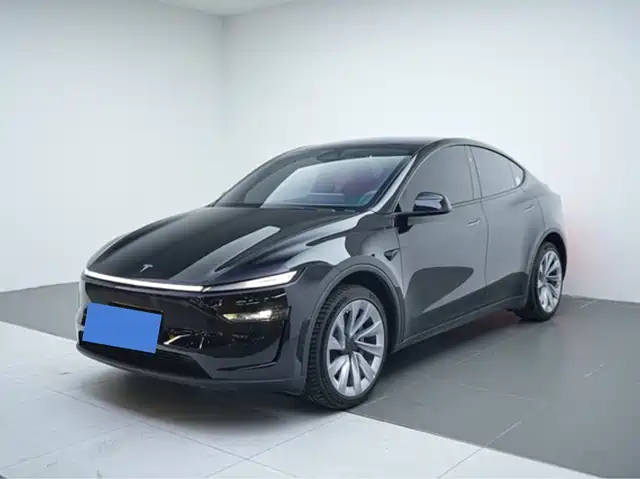TESLA MODEL Y 2026