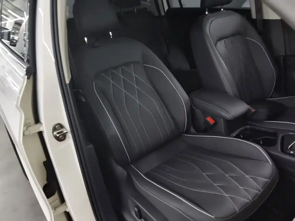 Volkswagen Tiguan L — миниатюра 25