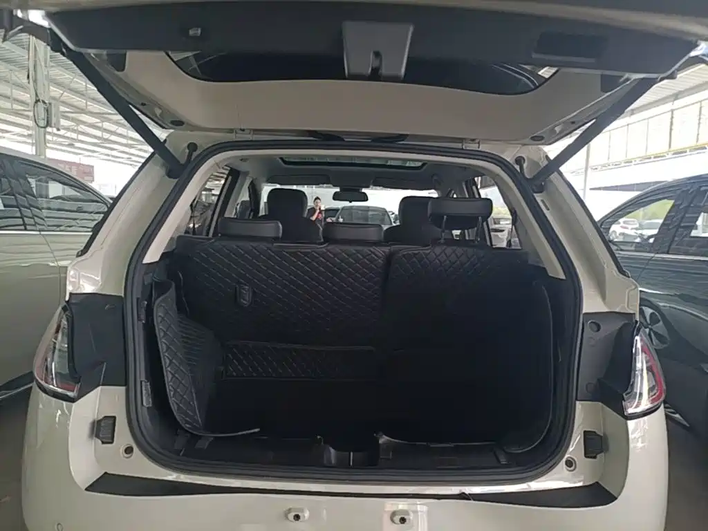 Baojun Yunduo — миниатюра 19