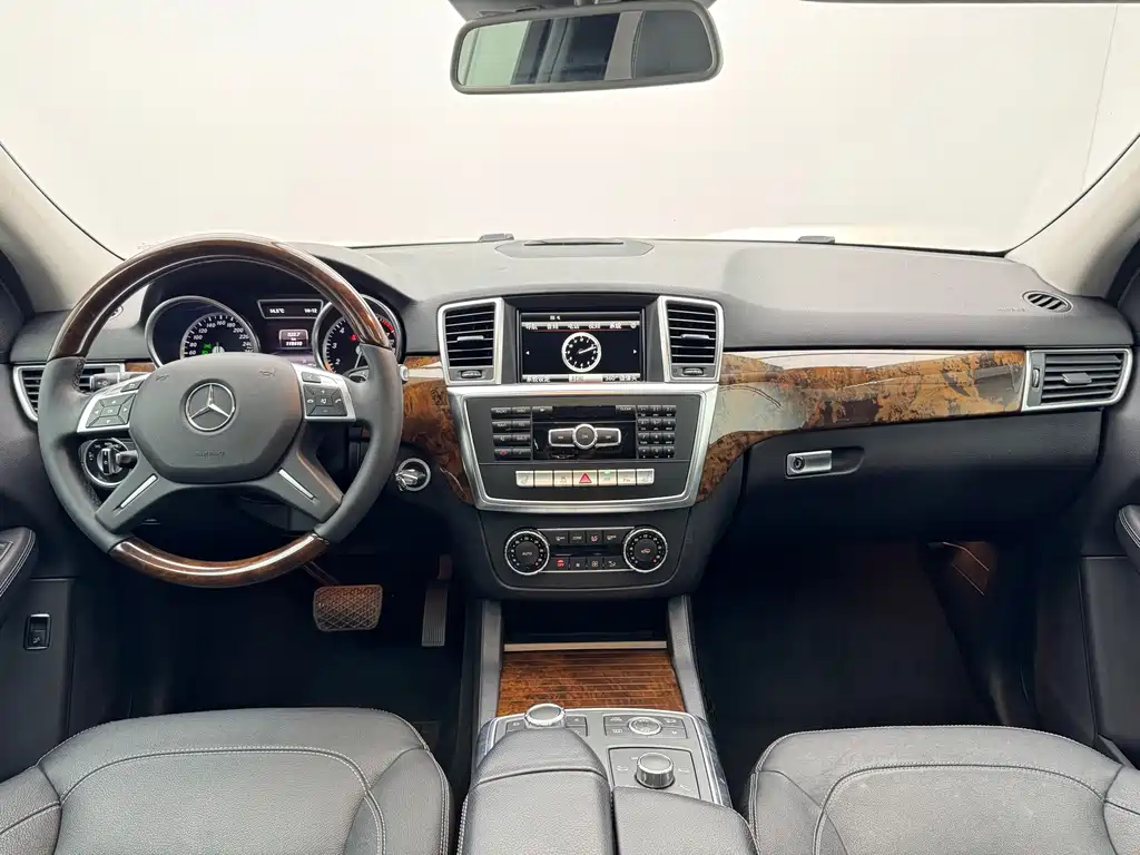 Mercedes-Benz M-Class — миниатюра 7