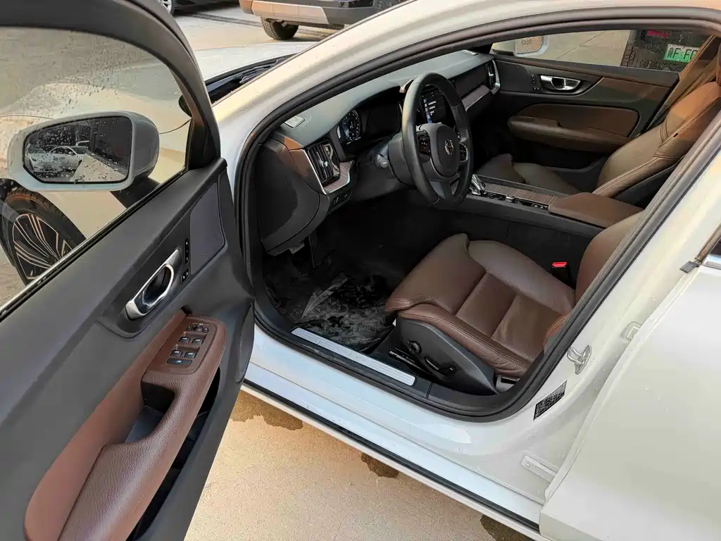 Volvo S60 — миниатюра 5