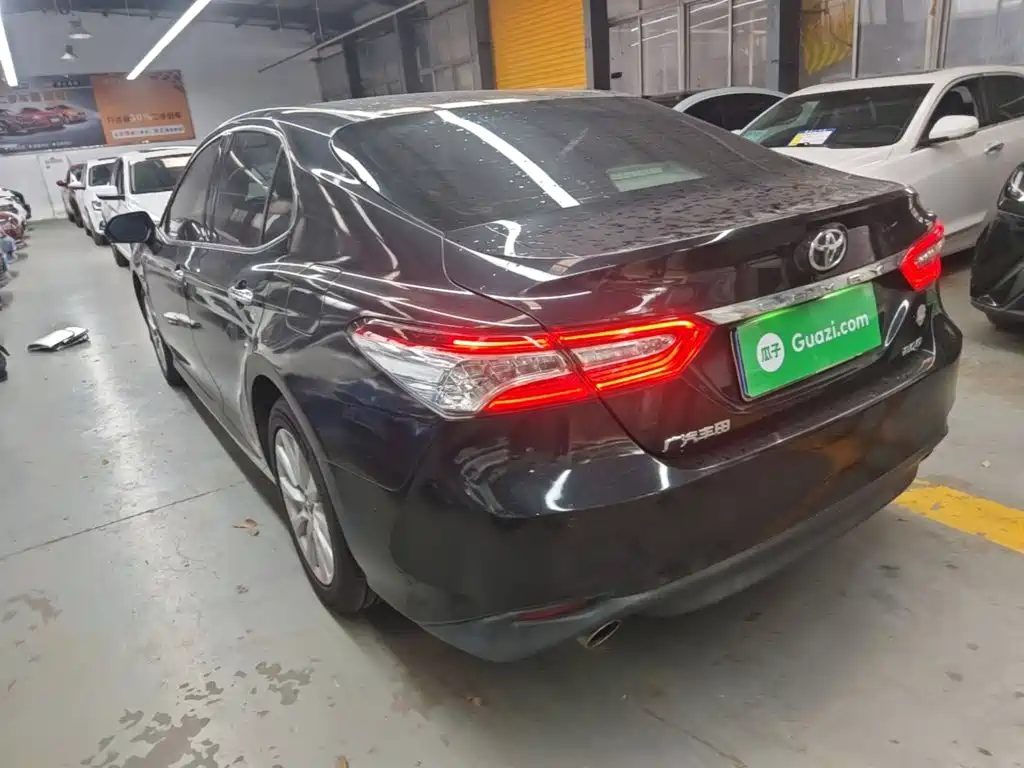 Toyota Camry — миниатюра 5
