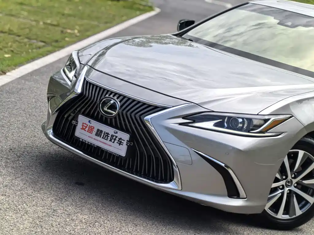 Lexus ES 2018 200 V