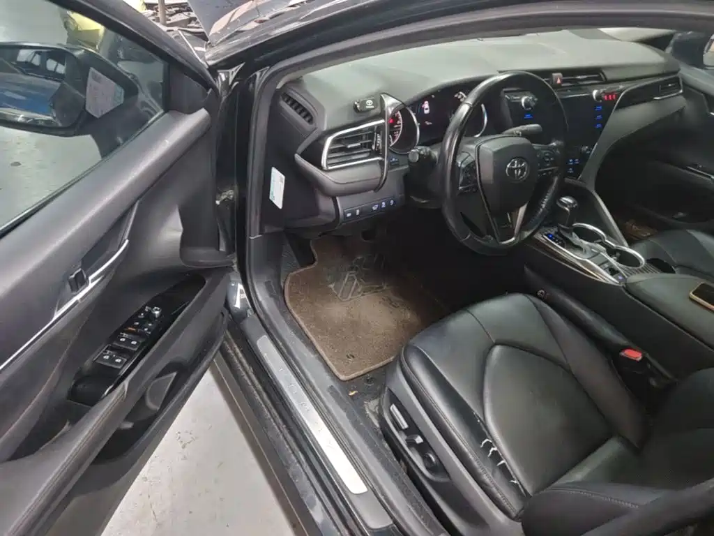 Toyota Camry — миниатюра 16