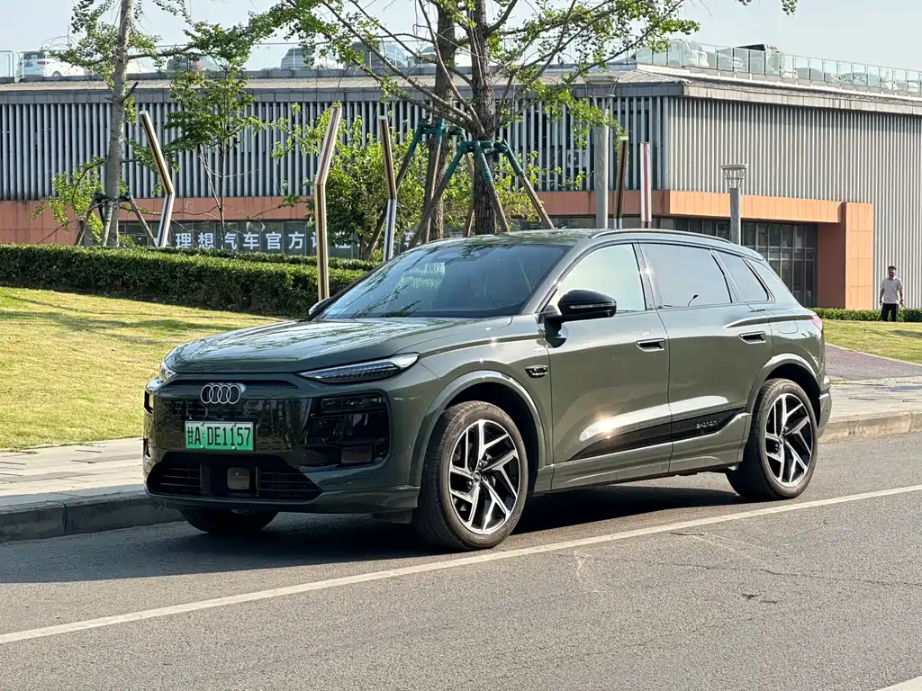 Audi 奥迪Q6L e-tron 2025