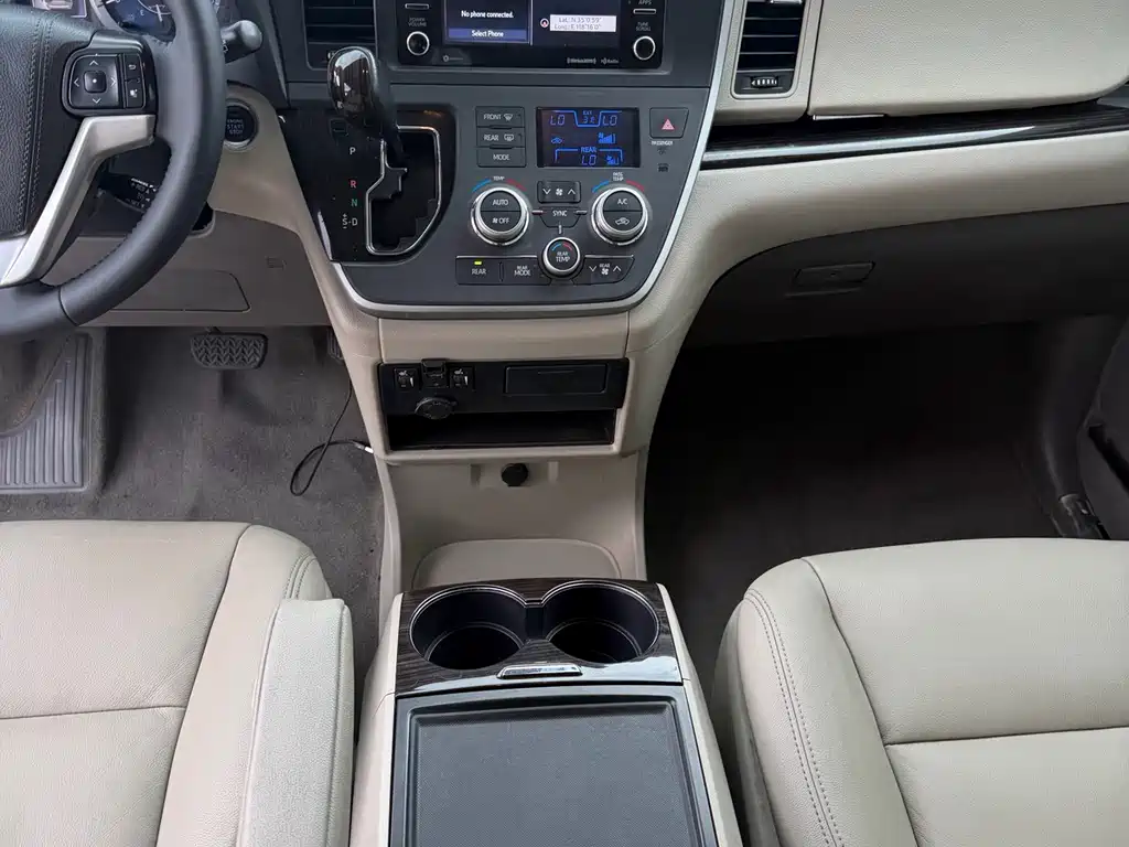 Toyota Sienna — миниатюра 11