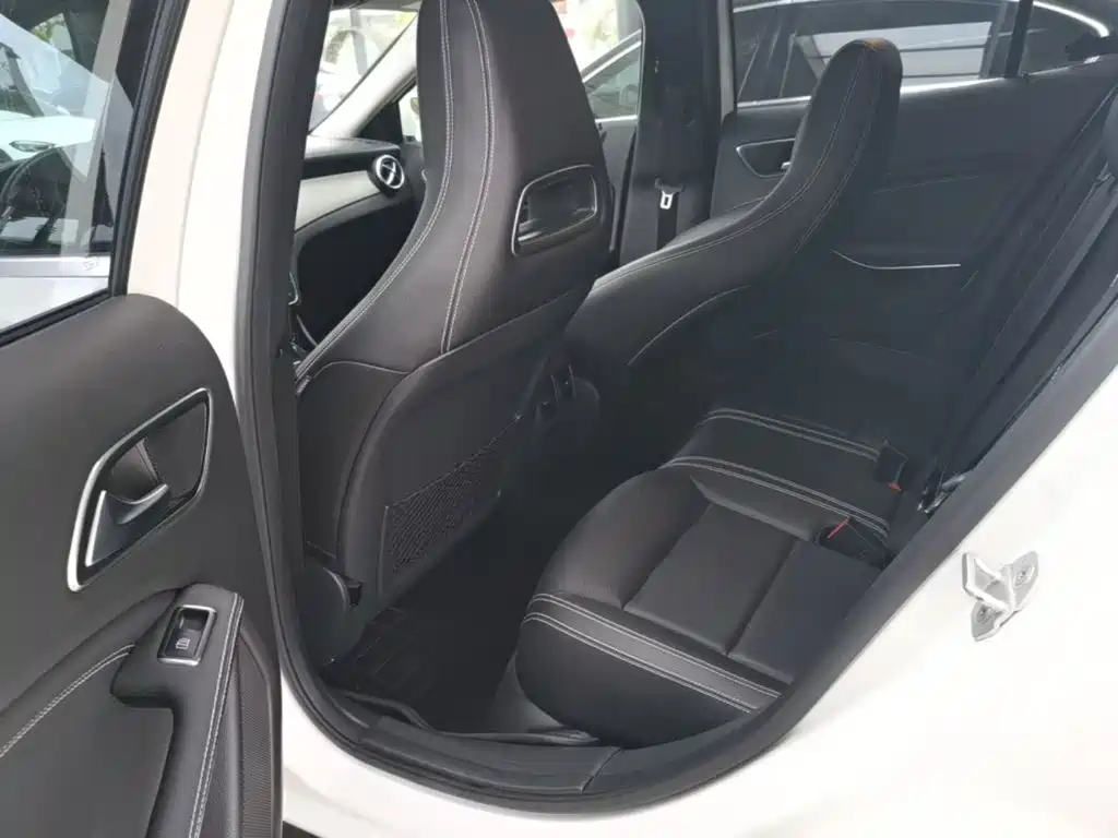 Mercedes-Benz GLA — миниатюра 17