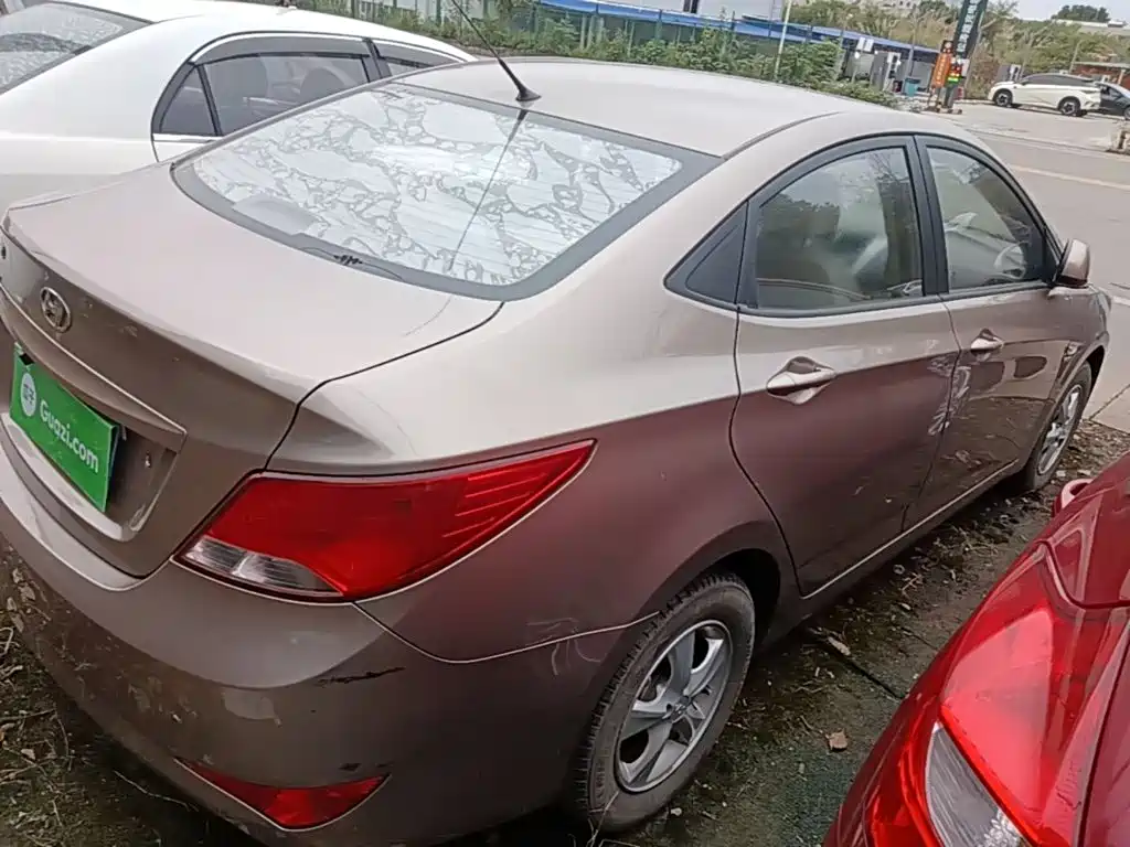 Hyundai Verna — миниатюра 7