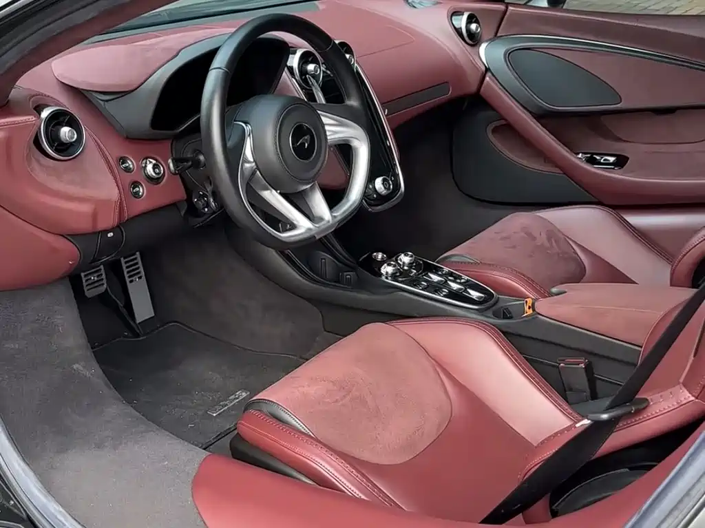 McLaren GT — миниатюра 6