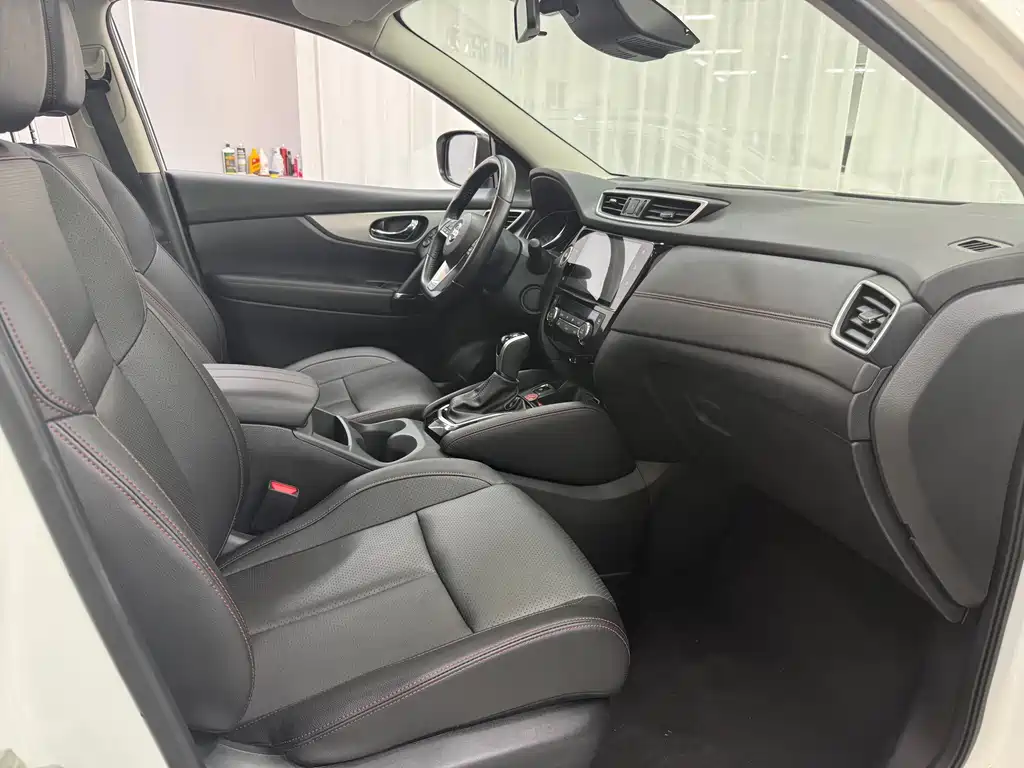 Nissan Qashqai — миниатюра 12