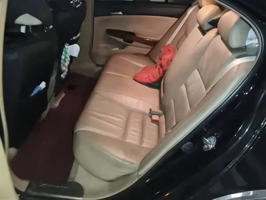 Honda Accord — миниатюра 11