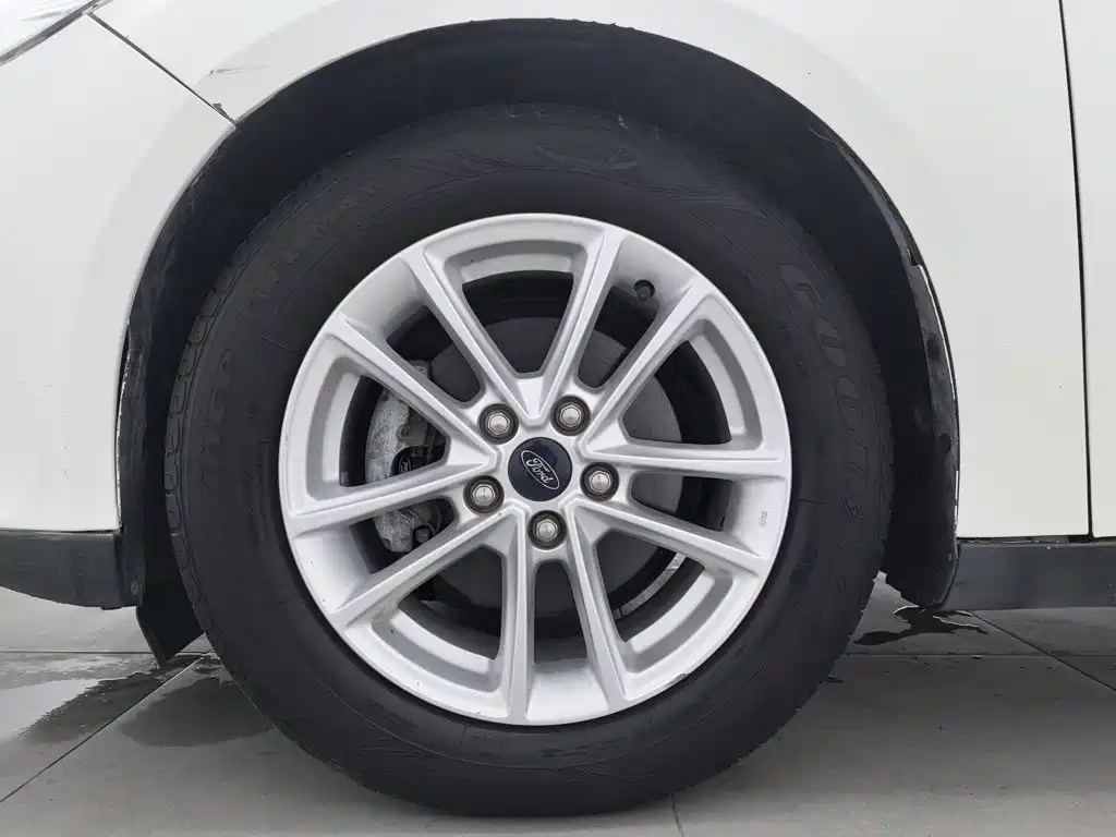 Ford Focus — миниатюра 17