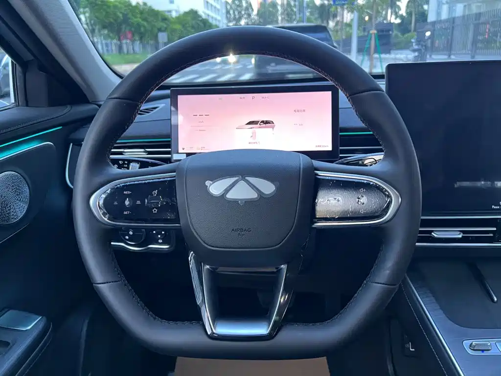 Заказать Fulwin Fengyun A8L 2026 года за 1 900 694 ₽  из Китая