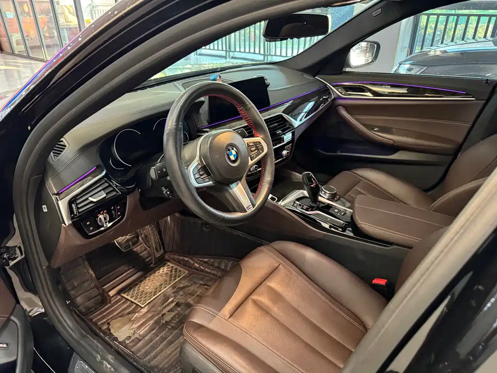 BMW 5 Series — миниатюра 4