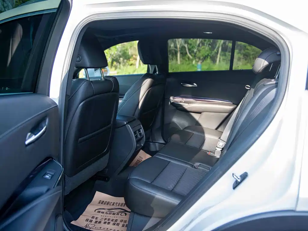 Cadillac XT4 — миниатюра 6