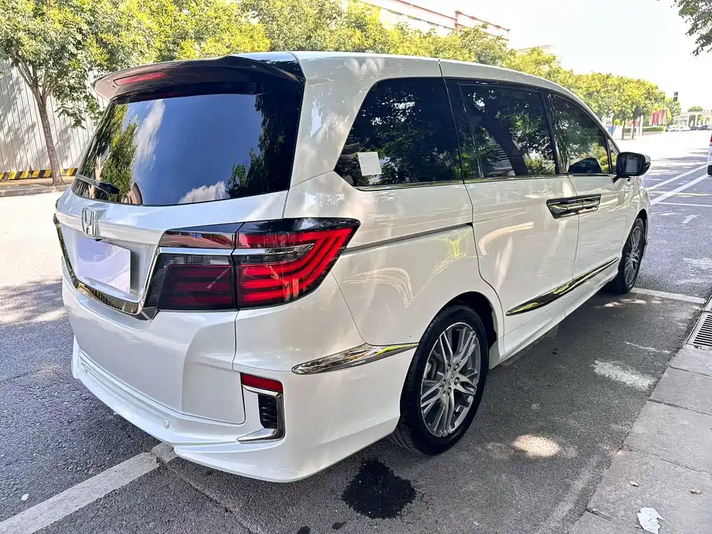 Honda Elysion — миниатюра 7