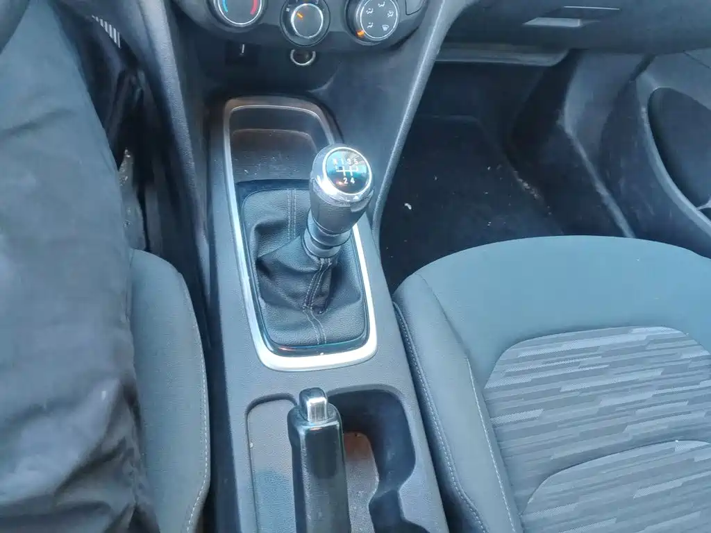 Chevrolet Cavalier — миниатюра 10