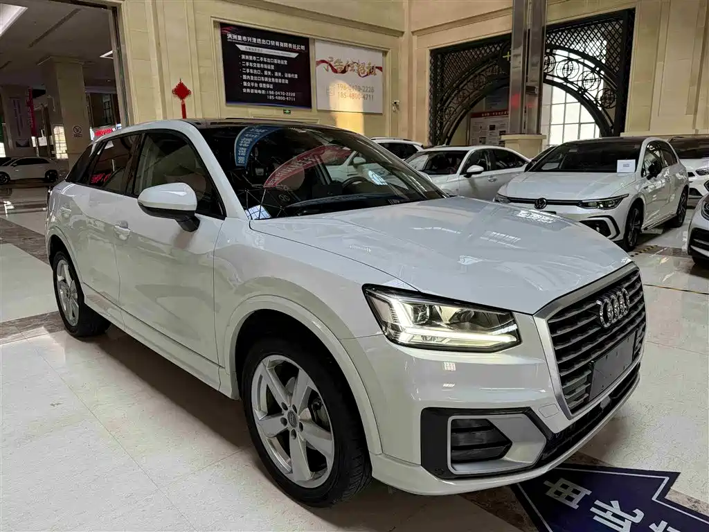 AUDI Q2L