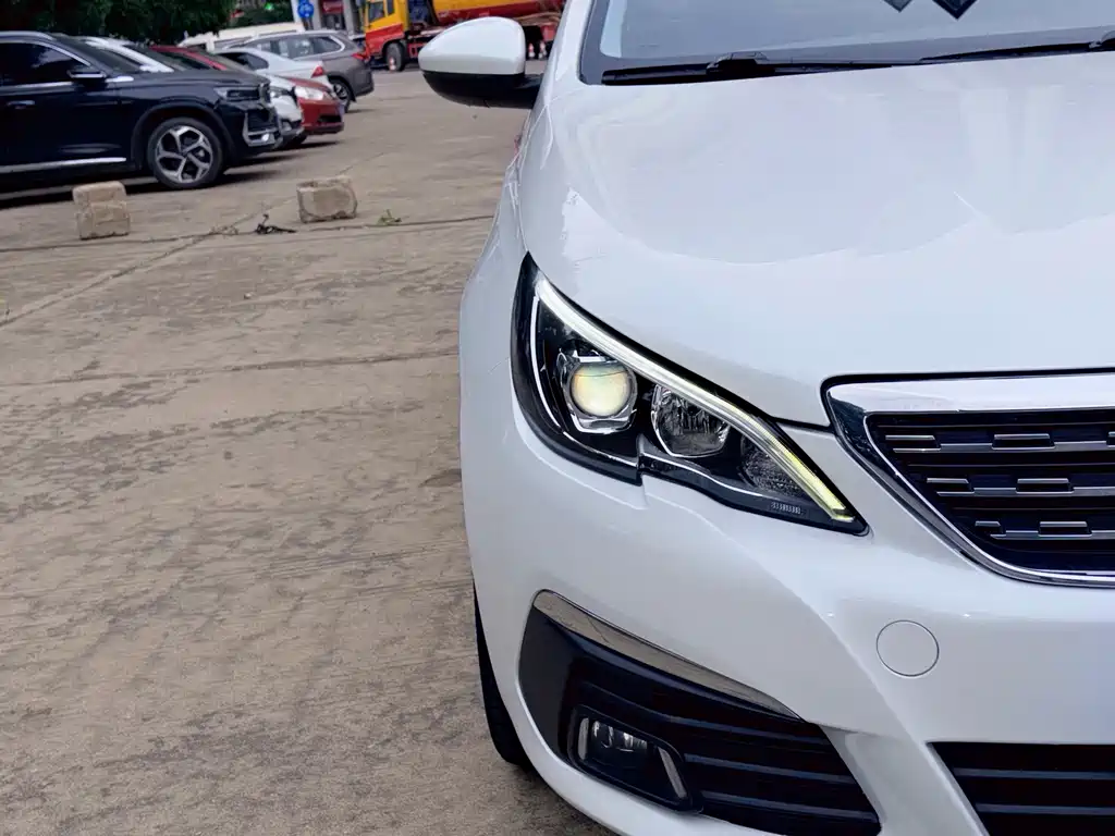 Peugeot 308 — миниатюра 8