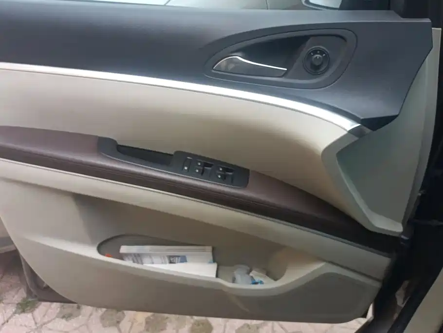Buick GL8 — миниатюра 7