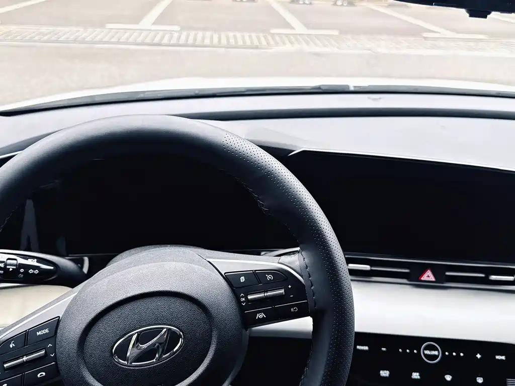 Hyundai Elantra — миниатюра 14