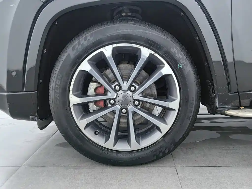 Jeep Grand Commander — миниатюра 17