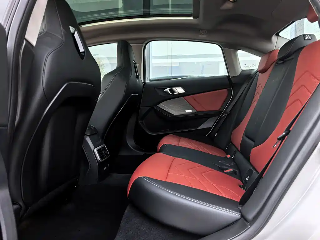 BMW 2 Series 225L M Sport Night Package, фото 13