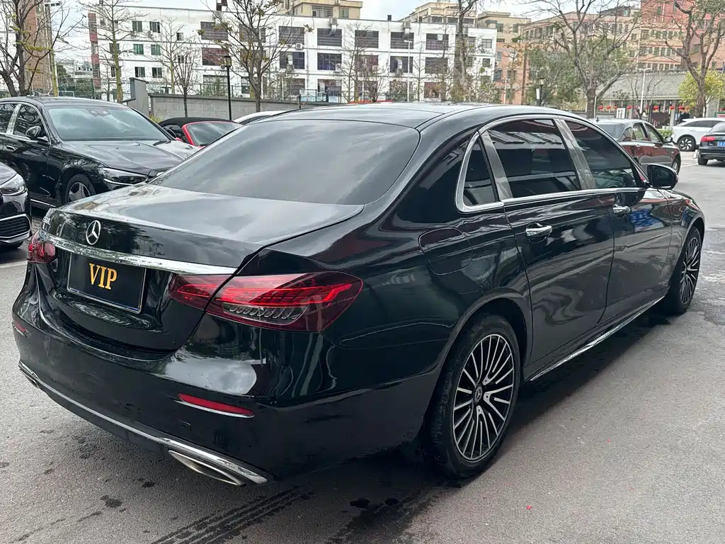 MERCEDES-BENZ E CLASS