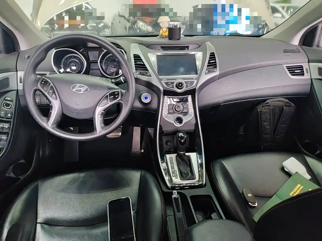 Hyundai Elantra Langdong — миниатюра 10