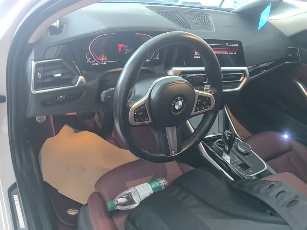 BMW 3 Series 2.0 л 2022 г. Белый, пробег 45199 км