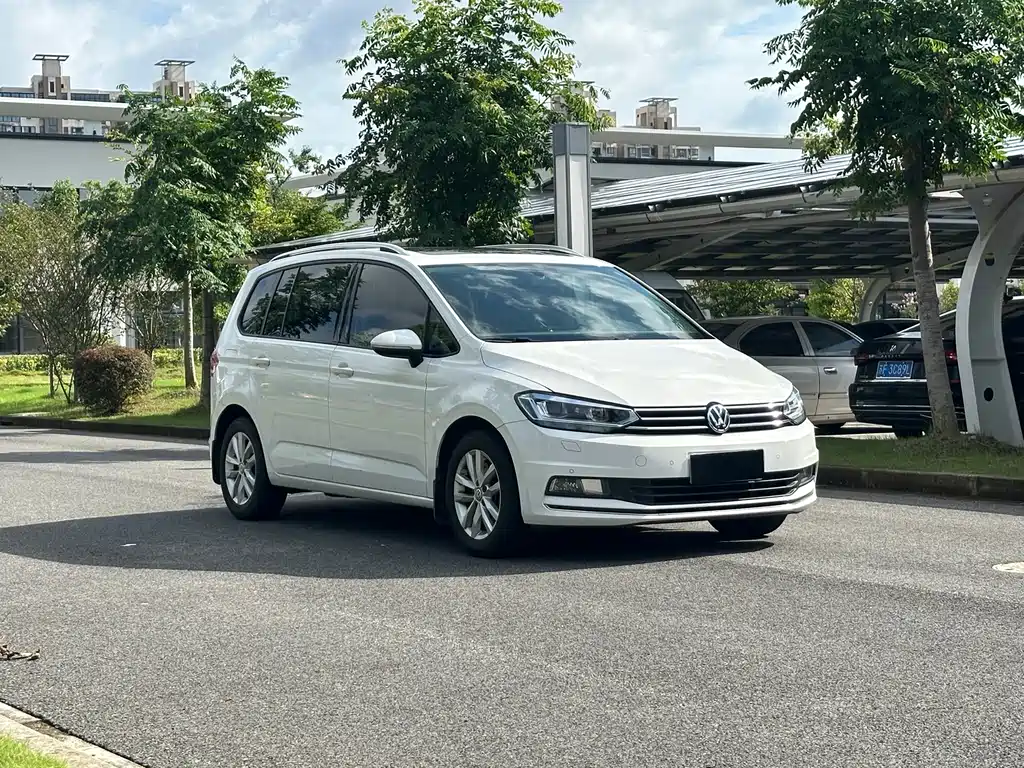 Volkswagen Touran — миниатюра 3