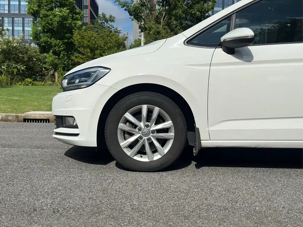 Volkswagen Touran — миниатюра 8