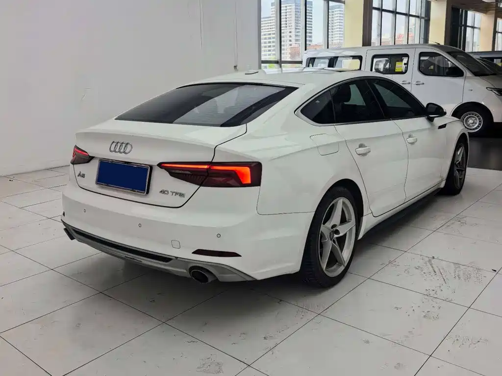 Audi A5 (Import) — миниатюра 8
